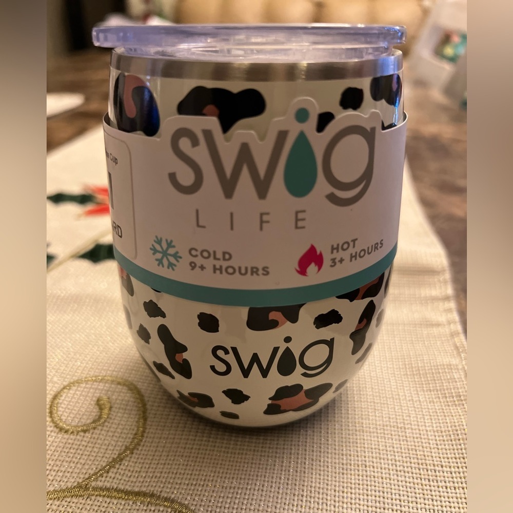 Swig ♥️🤎🖤 - Picture 4 of 8